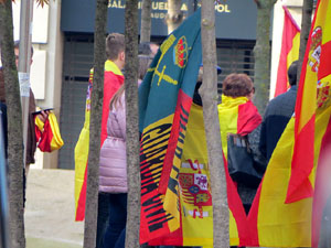 Manifestaci&oacute; antifeixista per un acte pol&iacute;tic de la plataforma Borb&ograve;nia amb el suport de Vox, a la pla&ccedil;a de l'U d'octubre del 2017