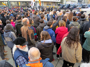 Manifestaci&oacute; antifeixista per un acte pol&iacute;tic de la plataforma Borb&ograve;nia amb el suport de Vox, a la pla&ccedil;a de l'U d'octubre del 2017