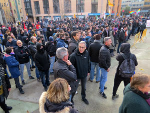 Manifestaci&oacute; antifeixista per un acte pol&iacute;tic de la plataforma Borb&ograve;nia amb el suport de Vox, a la pla&ccedil;a de l'U d'octubre del 2017