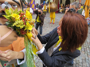 Fires de Sant Narc&iacute;s 2018. Toc de rams. Canvi dels rams de flors de les gegantes de Girona