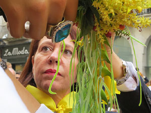 Fires de Sant Narc&iacute;s 2018. Toc de rams. Canvi dels rams de flors de les gegantes de Girona