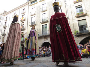 Fires de Sant Narc&iacute;s 2018. Toc de rams. Canvi dels rams de flors de les gegantes de Girona
