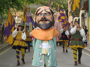 Fires de Sant Narc&iacute;s 2018. Toc de rams. Canvi dels rams de flors de les gegantes de Girona