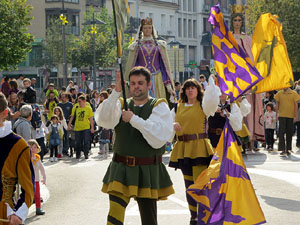 Fires de Sant Narc&iacute;s 2018. Toc de rams. Canvi dels rams de flors de les gegantes de Girona