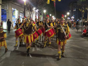Setmana Santa 2019 a Girona. Sortida dels Manaies per lliurar el Pen&oacute;