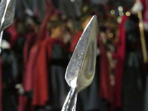 Setmana Santa 2019 a Girona. Sortida dels Manaies per lliurar el Pen&oacute;