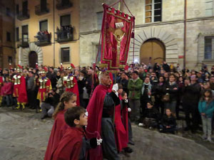 Setmana Santa 2019 a Girona. Sortida dels Manaies per lliurar el Pen&oacute;