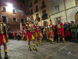Setmana Santa 2019 a Girona. Sortida dels Manaies per lliurar el Pen&oacute;