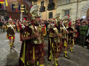 Setmana Santa 2019 a Girona. Sortida dels Manaies per lliurar el Pen&oacute;