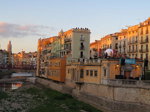 Festival Strenes 2019. Concert inaugural al terrat del punt d'Informació de la Rambla, a càrrec d'Oques Grasses