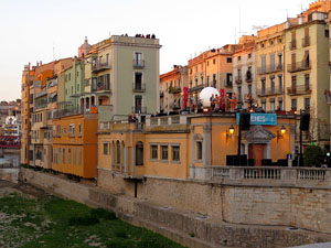 Festival Strenes 2019. Concert inaugural al terrat del punt d'Informació de la Rambla, a càrrec d'Oques Grasses
