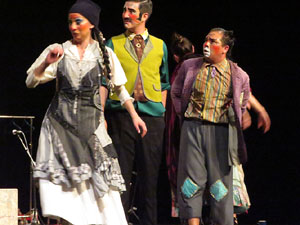Festivals de Girona. FITAG 2019 - 'Tinto corazón'. Espectacle interpretat per la companyia 'Situación País' de Valparaiso, Xile