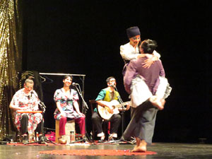 Festivals de Girona. FITAG 2019 - 'Tinto corazón'. Espectacle interpretat per la companyia 'Situación País' de Valparaiso, Xile