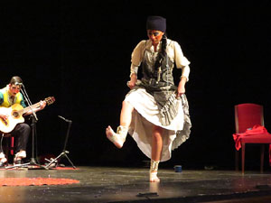 Festivals de Girona. FITAG 2019 - 'Tinto corazón'. Espectacle interpretat per la companyia 'Situación País' de Valparaiso, Xile