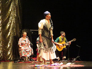 Festivals de Girona. FITAG 2019 - 'Tinto corazón'. Espectacle interpretat per la companyia 'Situación País' de Valparaiso, Xile