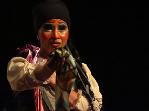 Festivals de Girona. FITAG 2019 - 'Tinto corazón'. Espectacle interpretat per la companyia 'Situación País' de Valparaiso, Xile