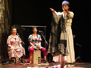 Festivals de Girona. FITAG 2019 - 'Tinto corazón'. Espectacle interpretat per la companyia 'Situación País' de Valparaiso, Xile