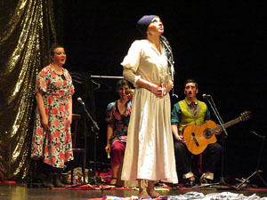 Festivals de Girona. FITAG 2019 - 'Tinto corazón'. Espectacle interpretat per la companyia 'Situación País' de Valparaiso, Xile