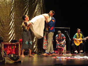 Festivals de Girona. FITAG 2019 - 'Tinto corazón'. Espectacle interpretat per la companyia 'Situación País' de Valparaiso, Xile