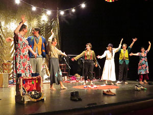 Festivals de Girona. FITAG 2019 - 'Tinto corazón'. Espectacle interpretat per la companyia 'Situación País' de Valparaiso, Xile