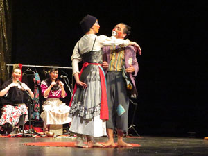 Festivals de Girona. FITAG 2019 - 'Tinto corazón'. Espectacle interpretat per la companyia 'Situación País' de Valparaiso, Xile