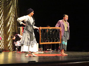 Festivals de Girona. FITAG 2019 - 'Tinto corazón'. Espectacle interpretat per la companyia 'Situación País' de Valparaiso, Xile