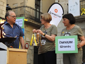 Arribada de la Flama del Canigó 2019 a la plaça del Vi