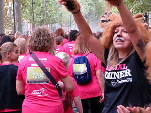 Cursa de la Dona 2019. Concentraci&oacute; i sortida del Parc de la Devesa, cursa pels carrers de Girona i arribada a la Copa