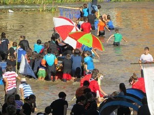 Fires 2019. 8a. Baixada d'Andròmines pel riu Onyar del segle XXI