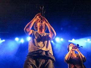 Fires 2019. Actuaci&oacute; de Els Berros de la Cort a la pla&ccedil;a de Sant Feliu