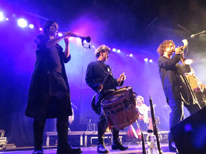 Fires 2019. Actuaci&oacute; de Els Berros de la Cort a la pla&ccedil;a de Sant Feliu