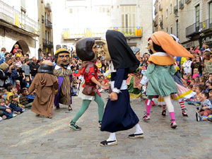 Fires 2019. Passejada amb els capgrossos de la ciutat i Fal&middot;lera Gironina