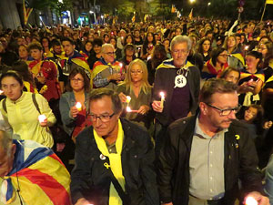 Seguda amb espelmes davant la subdelegaci&oacute; del Govern espanyol a Girona