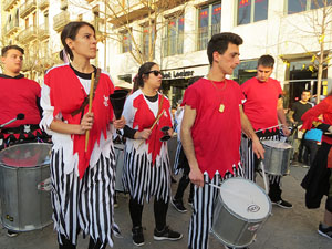 Carnestoltes 2020 a Girona. Disfresses i cercavila pels carrers del Barri Vell