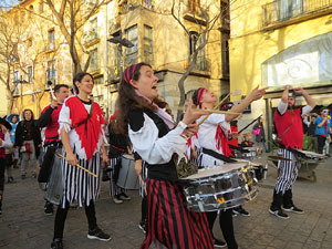 Carnestoltes 2020 a Girona. Disfresses i cercavila pels carrers del Barri Vell