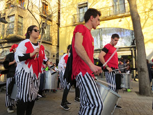 Carnestoltes 2020 a Girona. Disfresses i cercavila pels carrers del Barri Vell