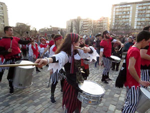 Carnestoltes 2020 a Girona. Disfresses i cercavila pels carrers del Barri Vell