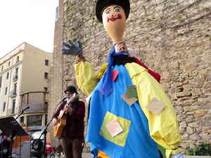 Carnestoltes 2020 a Girona. Disfresses i cercavila pels carrers del Barri Vell