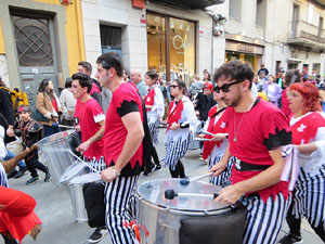 Carnestoltes 2020 a Girona. Disfresses i cercavila pels carrers del Barri Vell