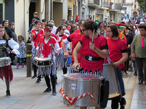Carnestoltes 2020 a Girona. Disfresses i cercavila pels carrers del Barri Vell
