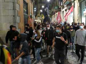 Concentració contra el 155 davant la subdelegació dels govern espanyol a la Gran Via de Jaume I