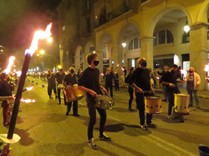 Concentraci&oacute; i encesa de torxes en commemoraci&oacute; del l'1-O del 2017