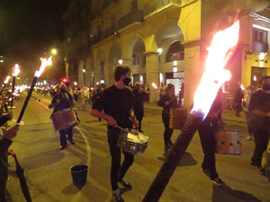 Concentraci&oacute; i encesa de torxes en commemoraci&oacute; del l'1-O del 2017