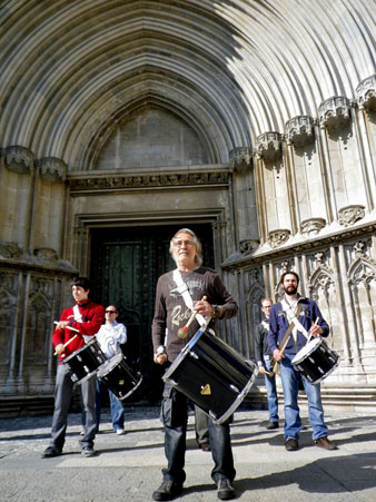 Max Varés durant l'assaig dels manaies a la plaça dels Apòstols. 31/03/2012