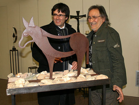 Inauguració de l'exposició 'Escultòrica 1991-2011' a Germans Sàbat . Acompanya Max Varés el aleshores alcalde de Girona, Carles Puigdemont