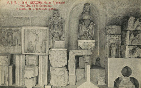 Escultures i restes d'arquitectura gòtica, entre les quals s'identifica la Mare de Déu de l'Esperança, instal·lades a la galeria del claustre del monestir de Sant Pere de Galligants, seu del Museu d'Arqueologia. 1905