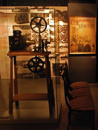 Àmbit 'Els germans Lumière'. Projector Cinématographe Lumière (1897)
