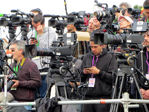 Acte del Consell per la Rep&uacute;blica Catalana a Perpiny&agrave; amb el President Carles Puigdemont i els consellers Clara Ponsat&iacute; i Toni Com&iacute;n