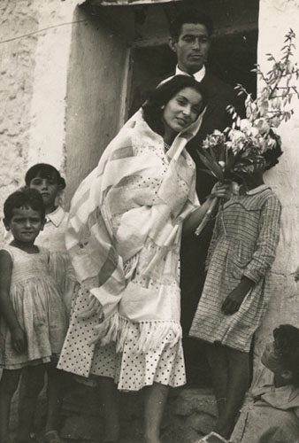 Fotograma de la pel·lícula 'Juguetes Infinitos', amb guió cinematogràfic de Josep Tarrés Fontan, rodada a la masia la 'Casa Vella' de Platja d'Aro. 1960