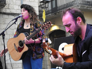 Festival Strenes 2022. Concert de Hatxe Music a la plaça del Vi